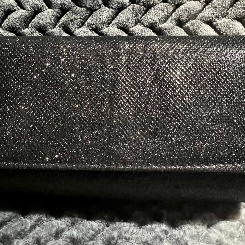 Sparkling La Regale Black Clutch
